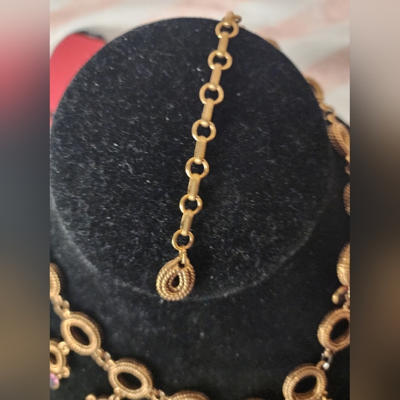 VINTAGE GOLDETTE AMETGYST GLASS CRYSTAL FESTOON BIB COLLAR NECKLACE - Picture 2 of 2